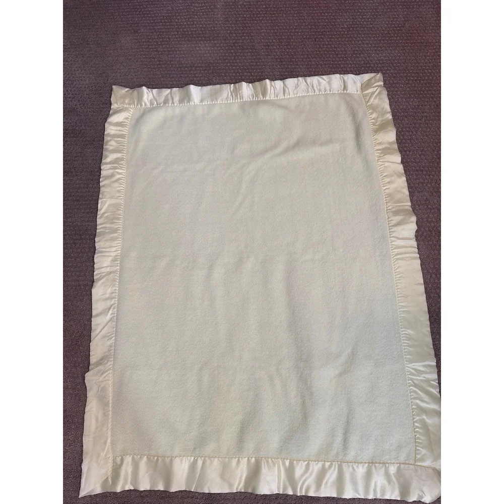 Vintage Yellow Fleece Baby Blanket with Wide Satin Ruffle Trim 36x48